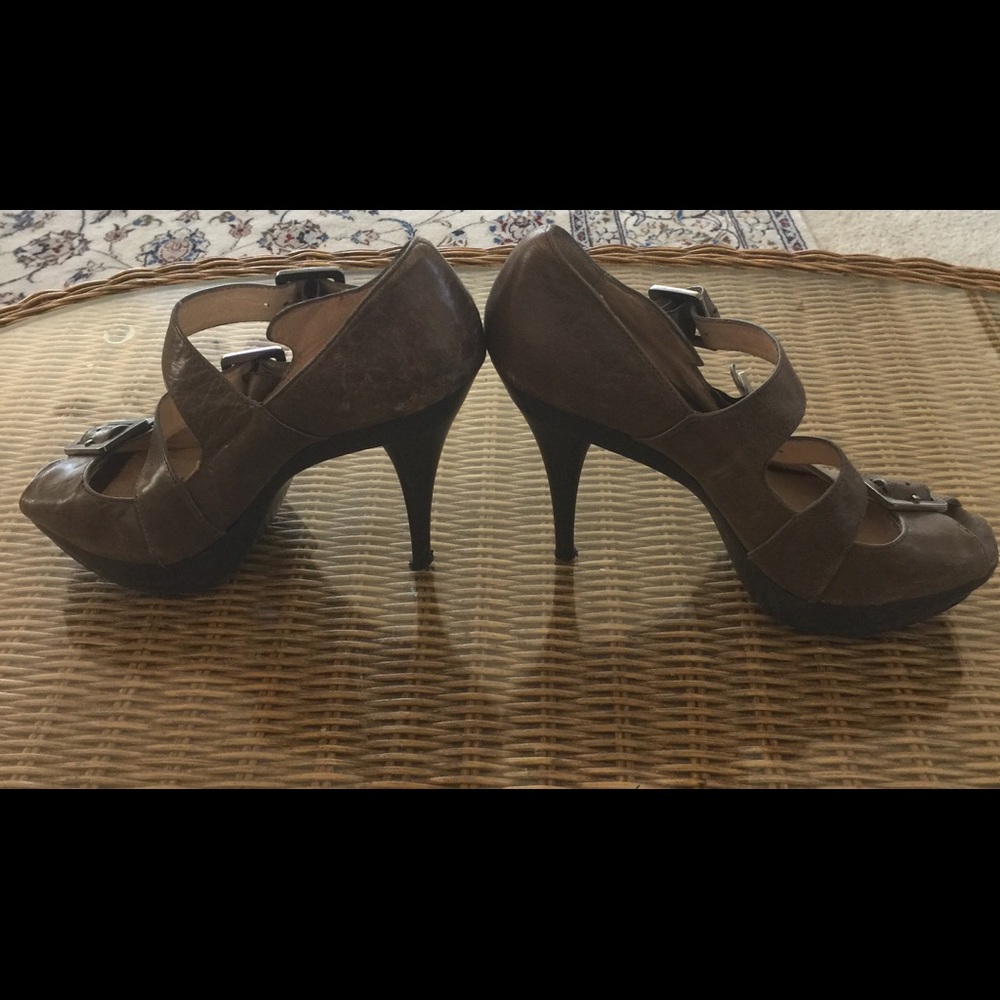 Michael Kors Brownish Olive Heels Size 71/2 - Picture 5 of 8